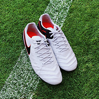 اختيار الأسبوع: حذاء تيمبو ليجيند 6 لكرة القدم من نايكي