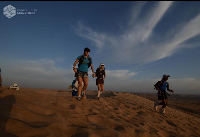 oman desert marathon 2018 sand dune climb